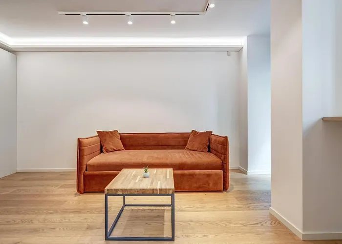 Center Near Hillton With Self Check-in *