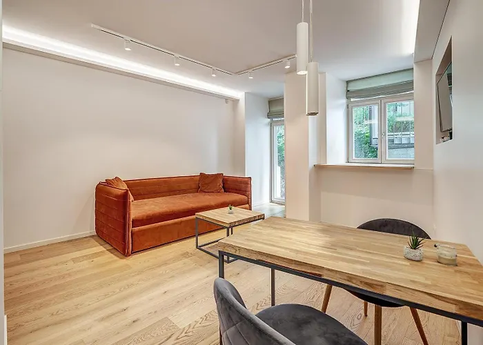 Center Near Hillton With Self Check-in *