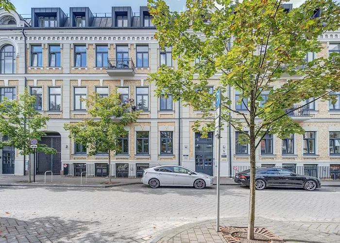 Center Near Hillton With Self Check-in *